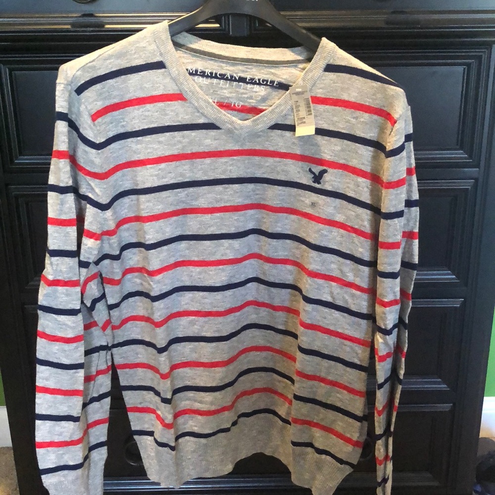 American Eagle Striped V-neck